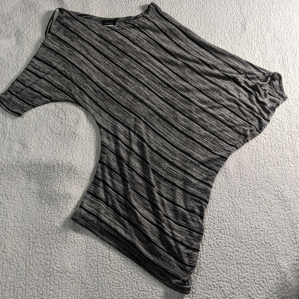 Snap off the shoulder shirt